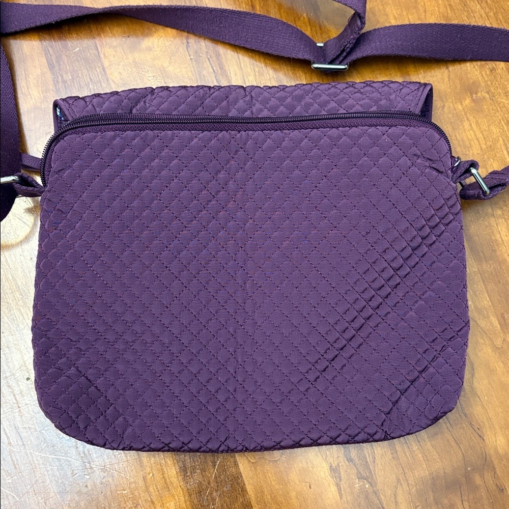 Vera Bradley Iconic Turnabout Crossbody purse - Picture 3 of 13